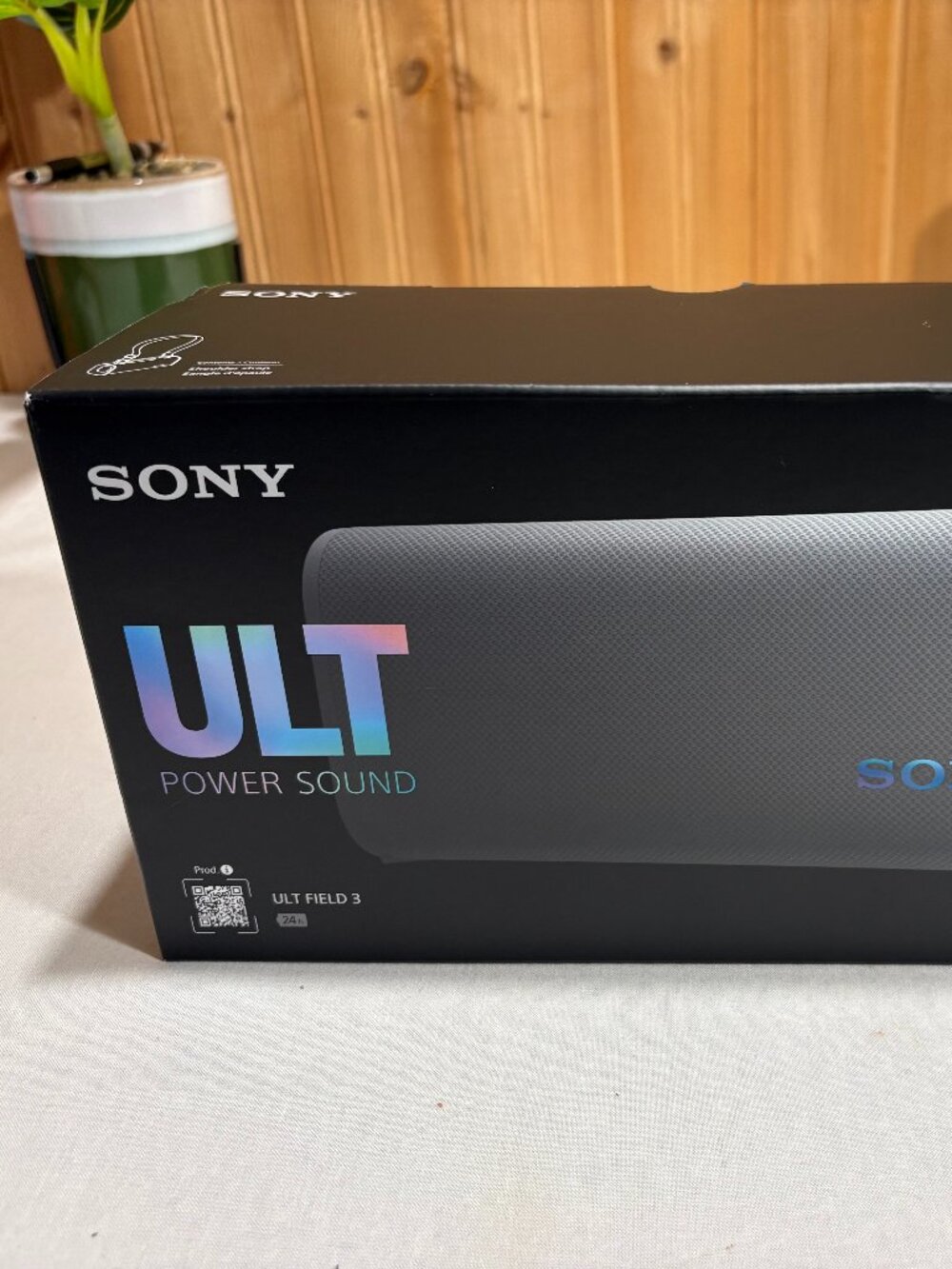 NIB Sony ULT Field 3 Portable Wireless Bluetooth Speaker SRS-ULT30 Black
